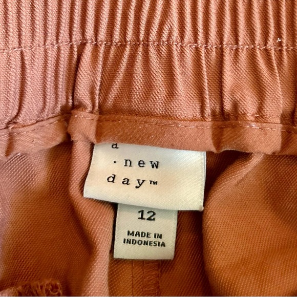 Cute size 12 ‘A New Day’ pleated and cuffed trousers. - Picture 4 of 4